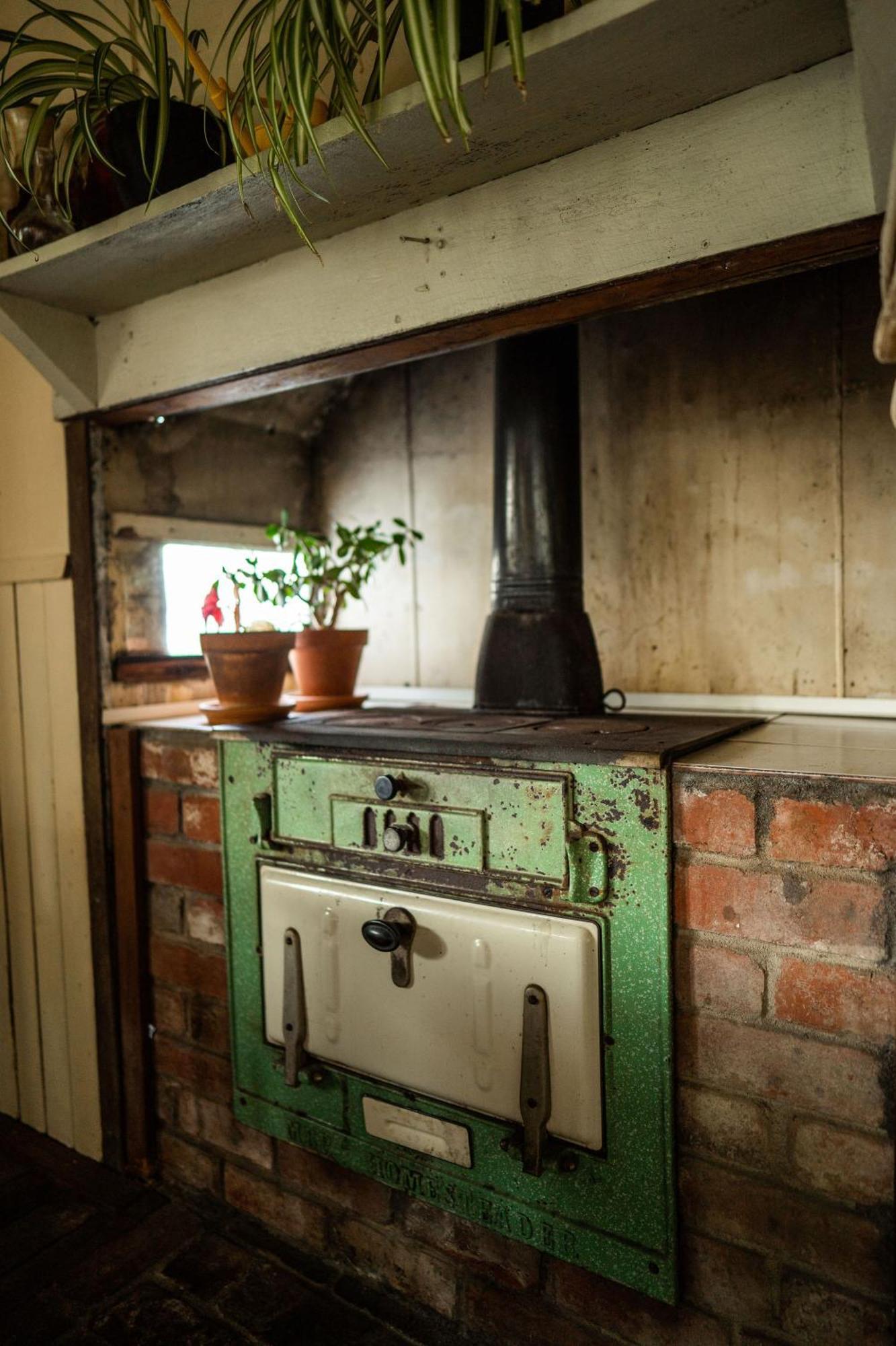 Cosy Farmstay: Green Cabin At Whispering Woods Beedelup Buitenkant foto